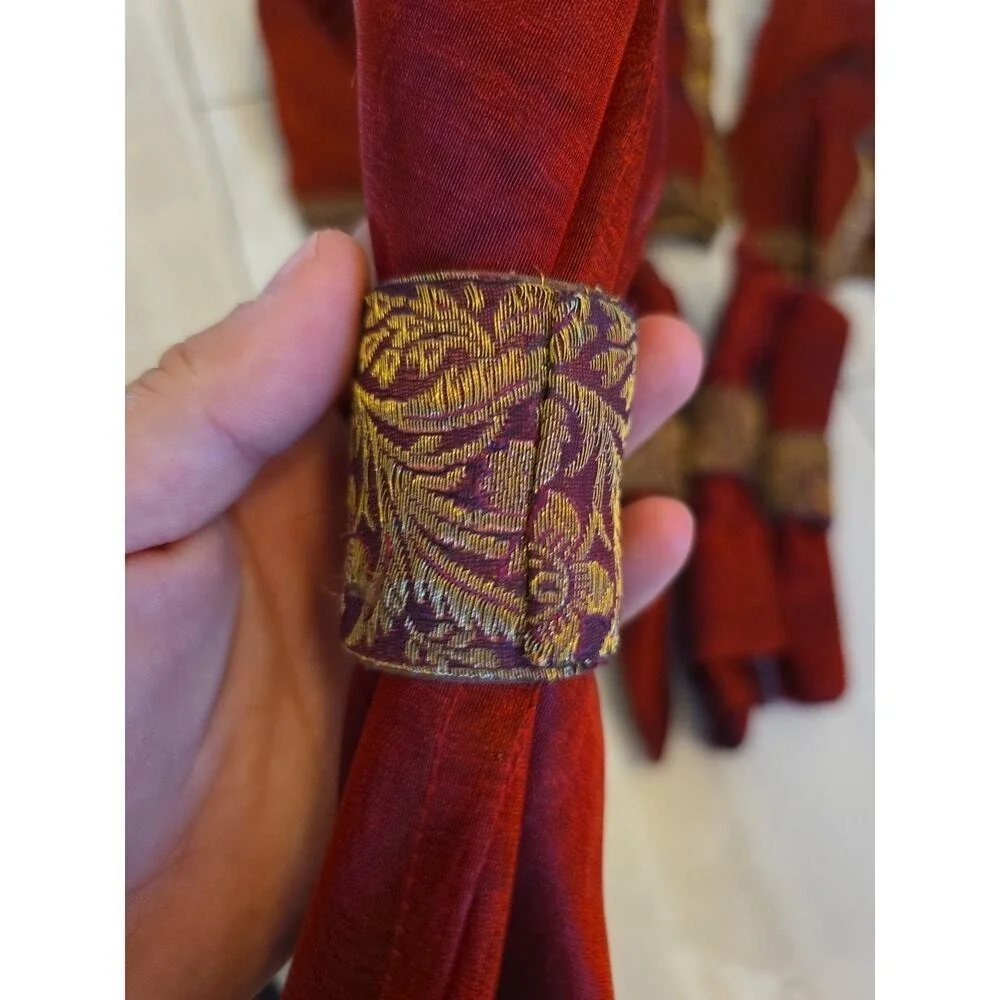 4 Christmas Red Embroidered Square Napkins With Napkin Rings 18